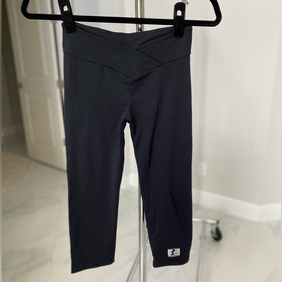 Celestial Bodiez Pants - Celestial Bodiez Black leggings capri medium small v-cut